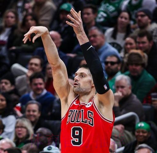 杰伦布朗24中6,普理查德21+6+5西蒙斯替补27分,绿军大胜公牛 杰伦布朗24中6,普理查德21+6+5西蒙斯替补27分,绿军大胜公牛