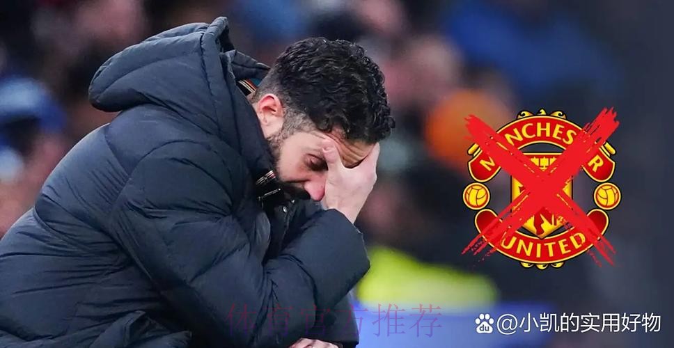 被曼联解雇的阿莫林已返回葡萄牙,面对记者提问笑而不语 被曼联解雇的阿莫林已返回葡萄牙,面对记者提问笑而不语