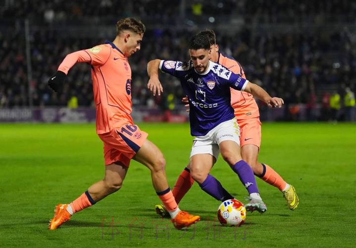 2-0！亚马尔送助攻，2亿超巨闪耀，拉什福德自我救赎，巴萨6连胜